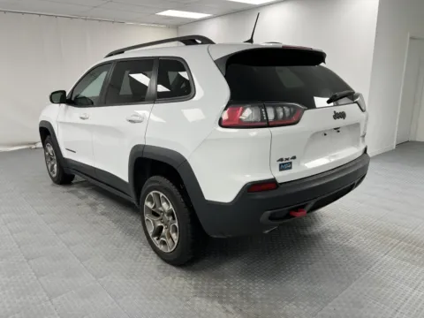 More photos of 2020 Jeep Cherokee Trailhawk at MAG CDJR, MO
