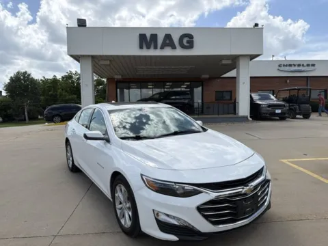 White 2024 Chevrolet Malibu LT for sale in Chillicothe, MO