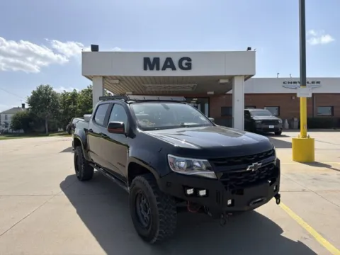 Black 2021 Chevrolet Colorado 4WD LT for sale in Chillicothe, MO