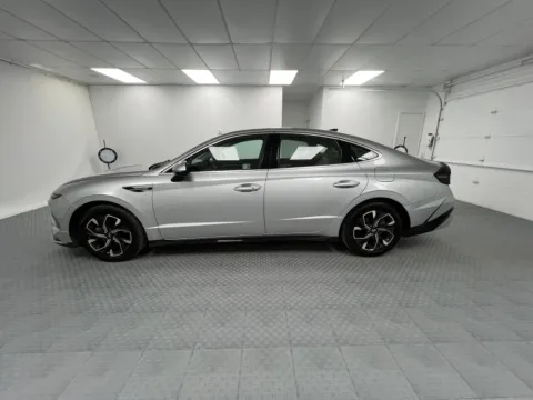 More photos of 2025 Hyundai Sonata SEL at MAG CDJR, MO