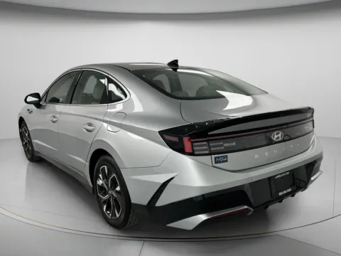 More photos of 2025 Hyundai Sonata SEL at MAG CDJR, MO