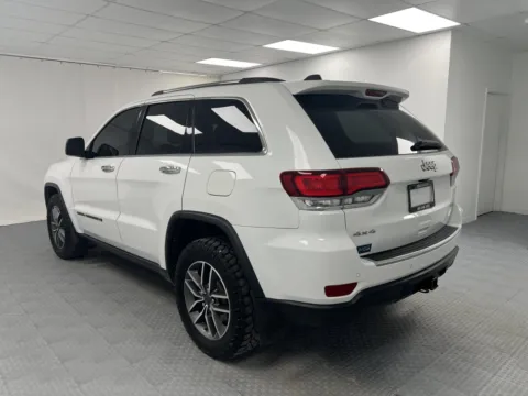 More photos of 2022 Jeep Grand Cherokee WK Limited at MAG CDJR, MO