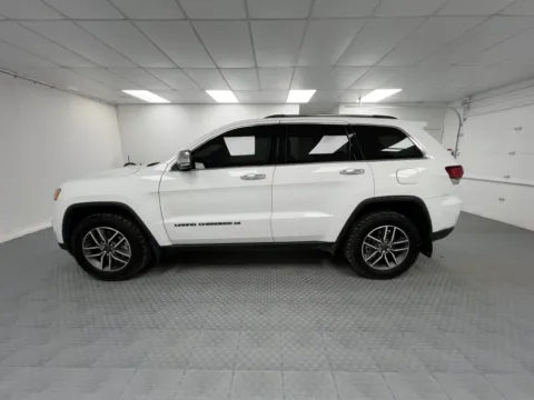 More photos of 2022 Jeep Grand Cherokee WK Limited at MAG CDJR, MO
