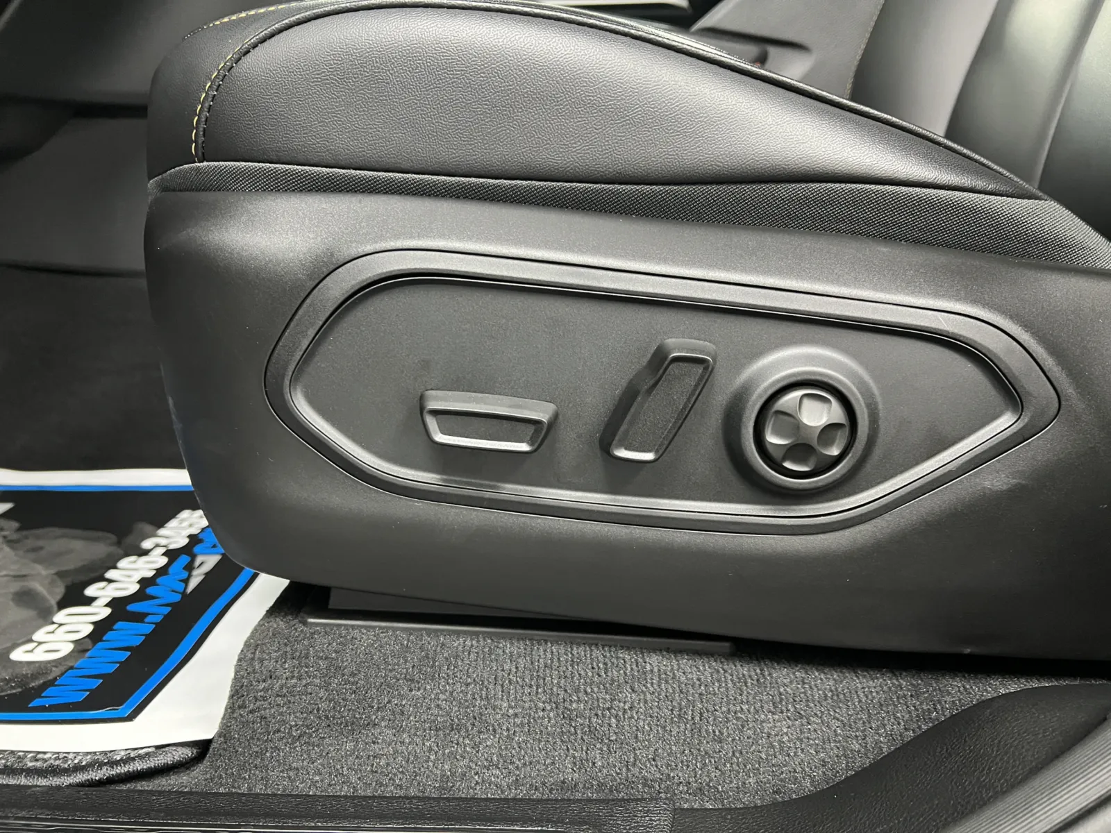 Jeep Grand Cherokee L photo 17