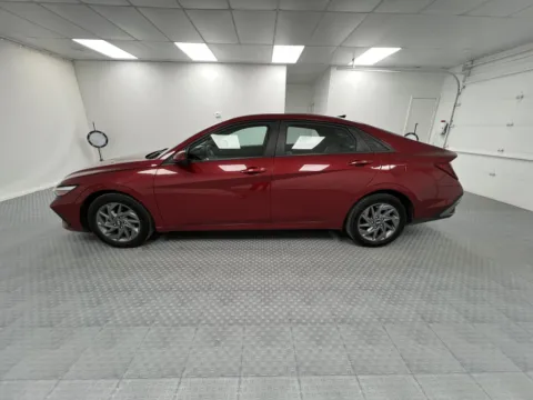 More photos of 2024 Hyundai Elantra SEL at MAG CDJR, MO