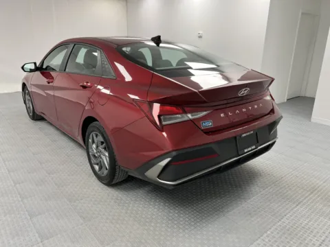 More photos of 2024 Hyundai Elantra SEL at MAG CDJR, MO