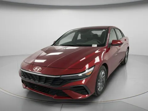 More photos of 2024 Hyundai Elantra SEL at MAG CDJR, MO