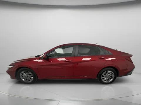 More photos of 2024 Hyundai Elantra SEL at MAG CDJR, MO