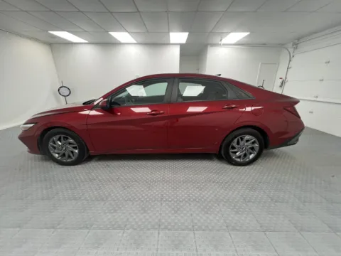 More photos of 2024 Hyundai Elantra SEL at MAG CDJR, MO