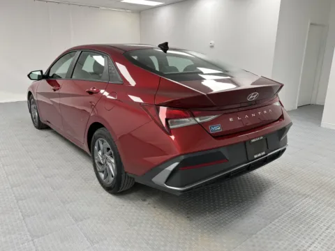 More photos of 2024 Hyundai Elantra SEL at MAG CDJR, MO
