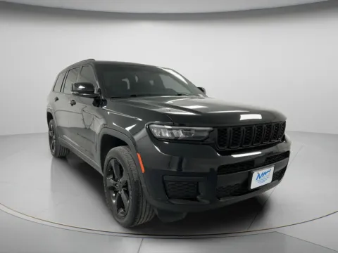 Photos of 2023 Jeep Grand Cherokee L Altitude for sale in Chillicothe, MO at MAG CDJR