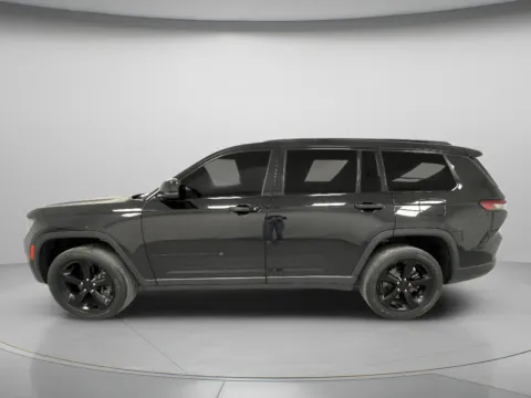More photos of 2023 Jeep Grand Cherokee L Altitude at MAG CDJR, MO