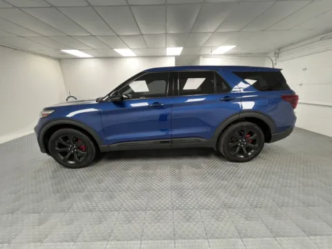 More photos of 2022 Ford Explorer ST at MAG CDJR, MO