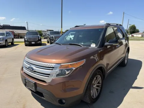 Photos of 2012 Ford Explorer XLT for sale in Chillicothe, MO at MAG CDJR