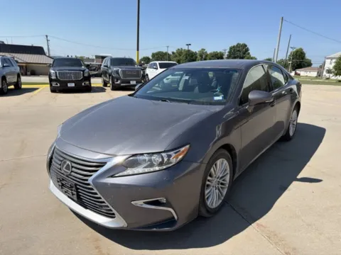 Photos of 2017 Lexus ES 350 for sale in Chillicothe, MO at MAG CDJR
