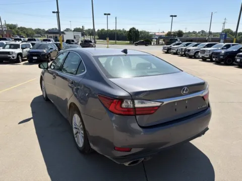 More photos of 2017 Lexus ES 350 at MAG CDJR, MO
