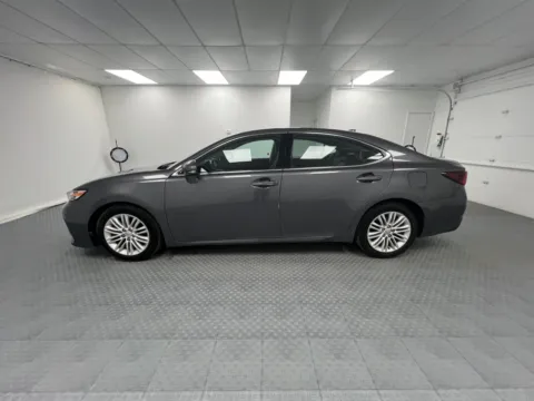 More photos of 2017 Lexus ES 350 at MAG CDJR, MO