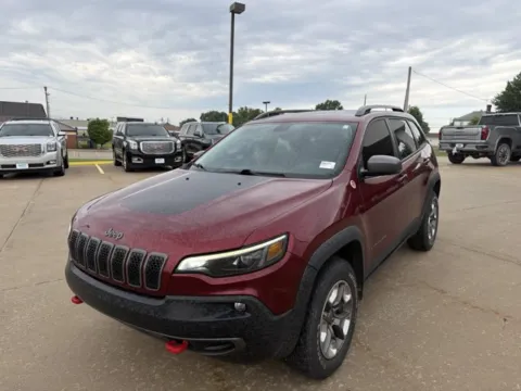 Photos of 2020 Jeep Cherokee Trailhawk Elite for sale in Chillicothe, MO at MAG CDJR