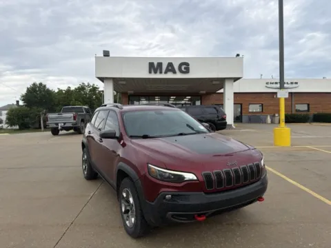 Red 2020 Jeep Cherokee Trailhawk Elite for sale in Chillicothe, MO