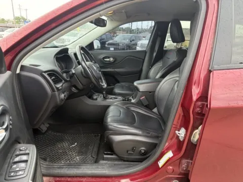 Another view of 2020 Jeep Cherokee Trailhawk Elite for sale in Chillicothe, MO at MAG CDJR