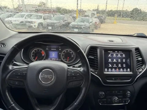 More photos of 2020 Jeep Cherokee Trailhawk Elite at MAG CDJR, MO