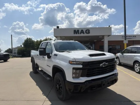 White 2025 Chevrolet Silverado 2500HD Custom for sale in Chillicothe, MO
