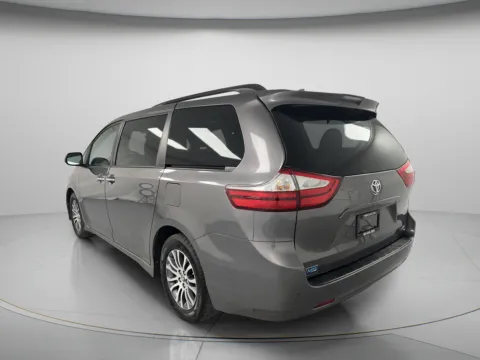 More photos of 2018 Toyota Sienna XLE Premium at MAG CDJR, MO