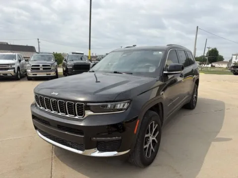Photos of 2023 Jeep Grand Cherokee L Limited for sale in Chillicothe, MO at MAG CDJR