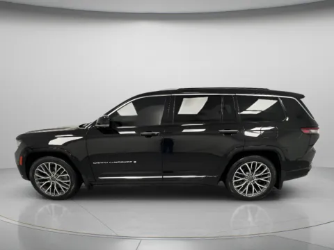 More photos of 2021 Jeep Grand Cherokee L Summit Reserve at MAG CDJR, MO