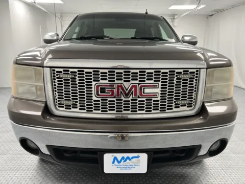 Photos of 2007 GMC Sierra 1500 SLE2 for sale in Chillicothe, MO at MAG CDJR