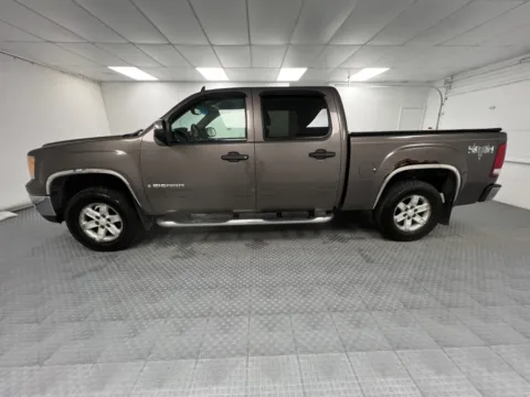 More photos of 2007 GMC Sierra 1500 SLE2 at MAG CDJR, MO