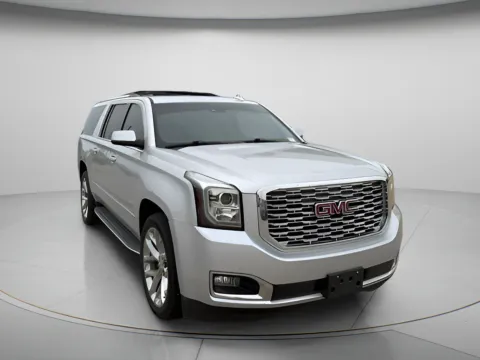 Silver 2018 GMC Yukon XL Denali for sale in Chillicothe, MO