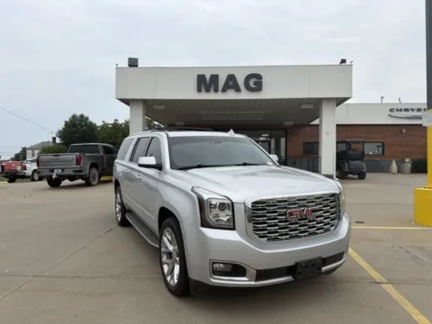 Silver 2018 GMC Yukon XL Denali for sale in Chillicothe, MO