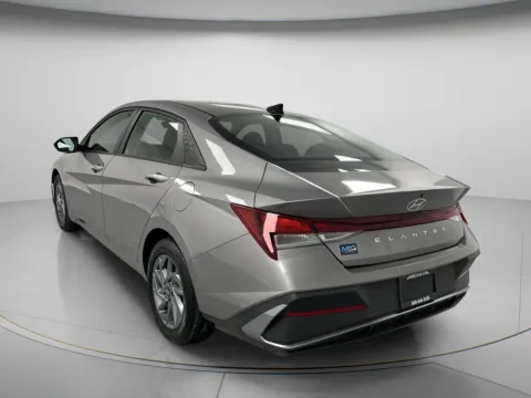 More photos of 2024 Hyundai Elantra SEL at MAG CDJR, MO