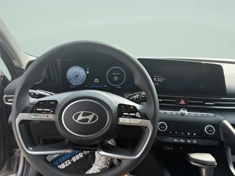 More photos of 2024 Hyundai Elantra SEL at MAG CDJR, MO