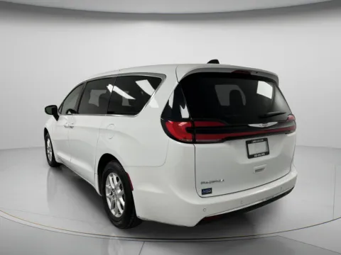 More photos of 2023 Chrysler Pacifica Touring L at MAG CDJR, MO