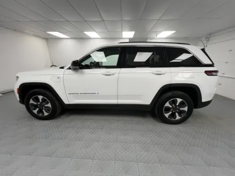 More photos of 2024 Jeep Grand Cherokee 4xe 4x4 at MAG CDJR, MO