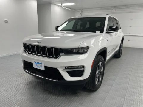 Another view of 2024 Jeep Grand Cherokee 4xe 4x4 for sale in Chillicothe, MO at MAG CDJR