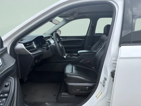 Another view of 2024 Jeep Grand Cherokee 4xe 4x4 for sale in Chillicothe, MO at MAG CDJR