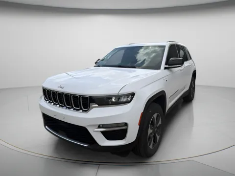 Photos of 2024 Jeep Grand Cherokee 4xe 4x4 for sale in Chillicothe, MO at MAG CDJR