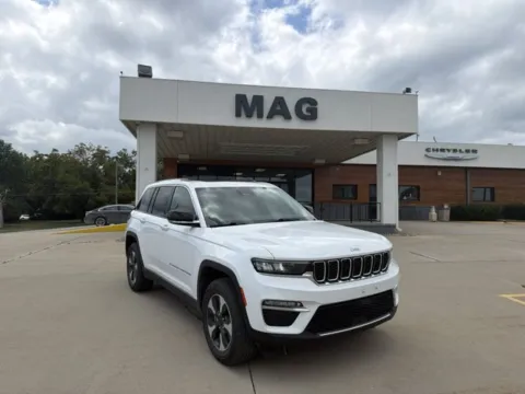 White 2024 Jeep Grand Cherokee 4xe 4x4 for sale in Chillicothe, MO