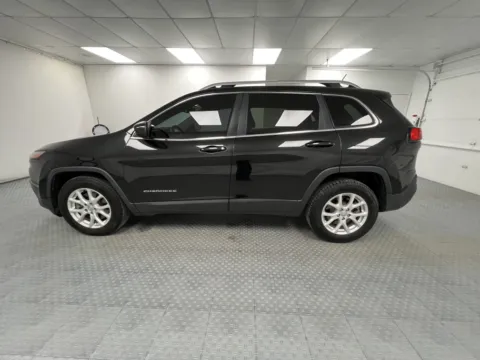 More photos of 2014 Jeep Cherokee Latitude at MAG CDJR, MO