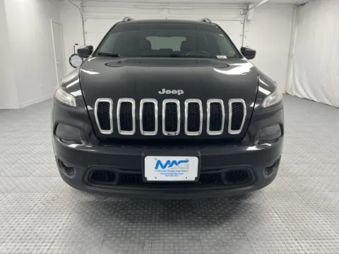 Photos of 2014 Jeep Cherokee Latitude for sale in Chillicothe, MO at MAG CDJR