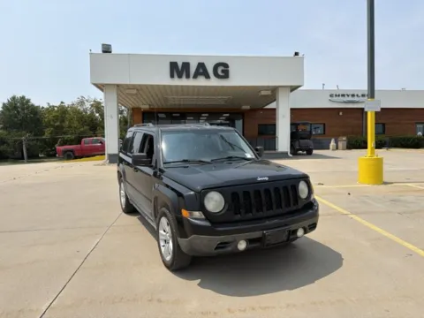 Black 2013 Jeep Patriot Latitude for sale in Chillicothe, MO
