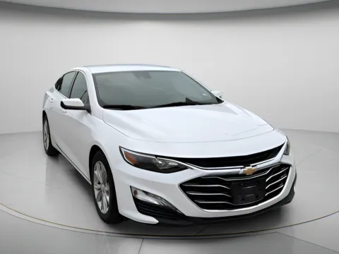 White 2024 Chevrolet Malibu LT for sale in Chillicothe, MO