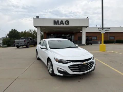 White 2024 Chevrolet Malibu LT for sale in Chillicothe, MO