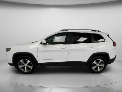 More photos of 2021 Jeep Cherokee Limited at MAG CDJR, MO