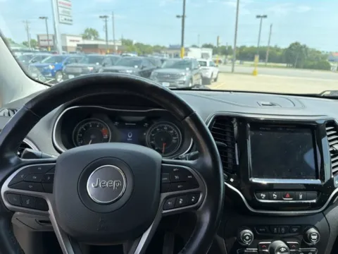More photos of 2021 Jeep Cherokee Limited at MAG CDJR, MO