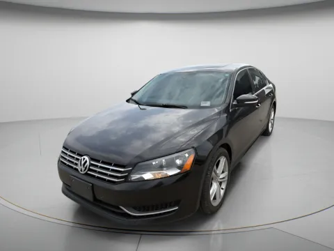 Photos of 2015 Volkswagen Passat 2.0L TDI SE for sale in Chillicothe, MO at MAG CDJR