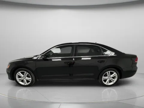 More photos of 2015 Volkswagen Passat 2.0L TDI SE at MAG CDJR, MO